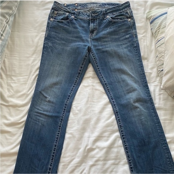 Authentic Y2K miss me jeans . They are super cute and trendy. - Picture 3 of 4